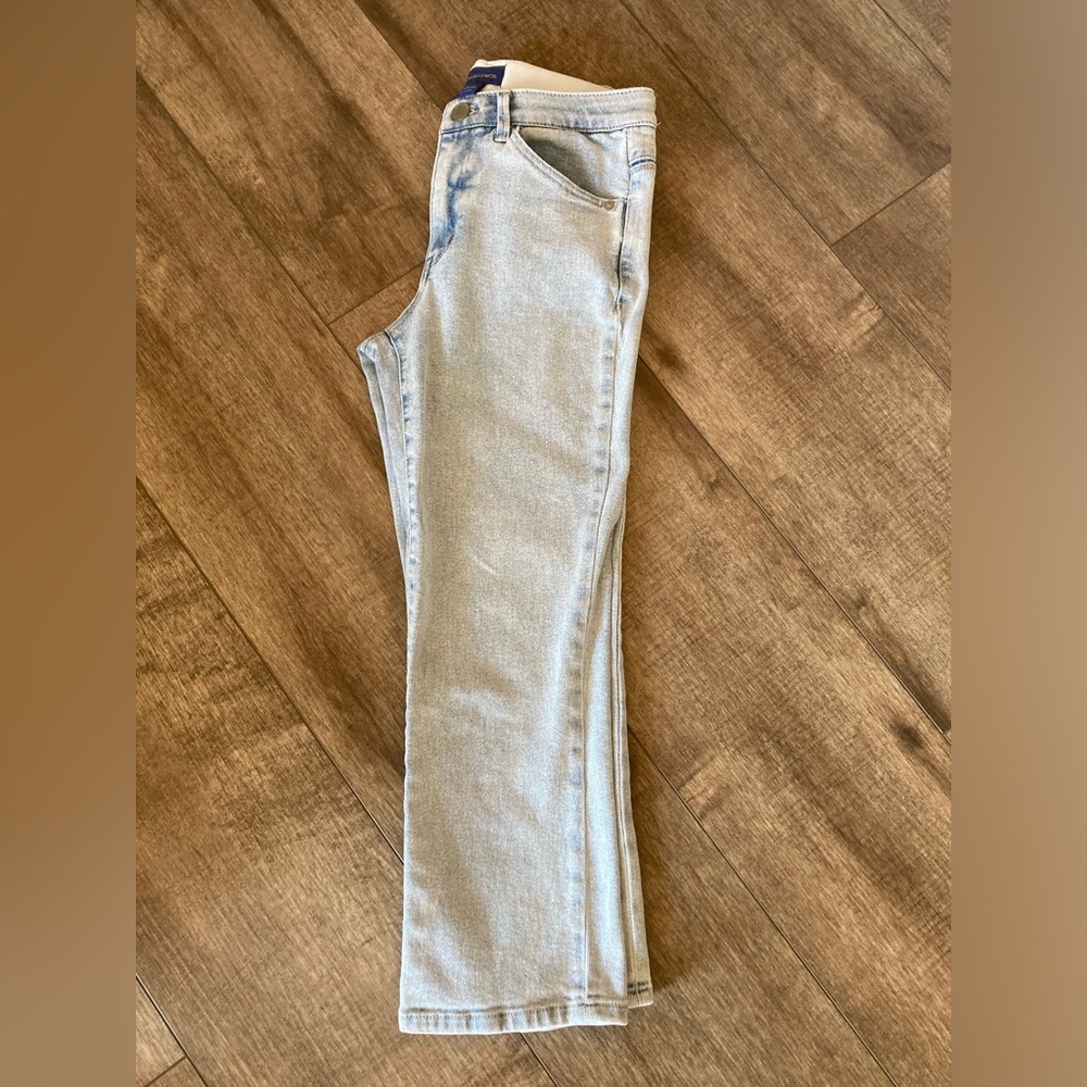 Democracy women’s 8 “Ab” solution cropped jeans